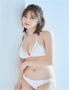 美女赤裸裸一丝不遮的图片动图-歪歪网